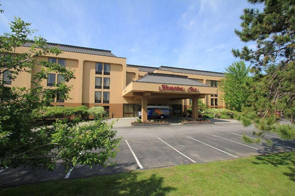Hampton Inn Portland-Airport South Portland Exterior photo