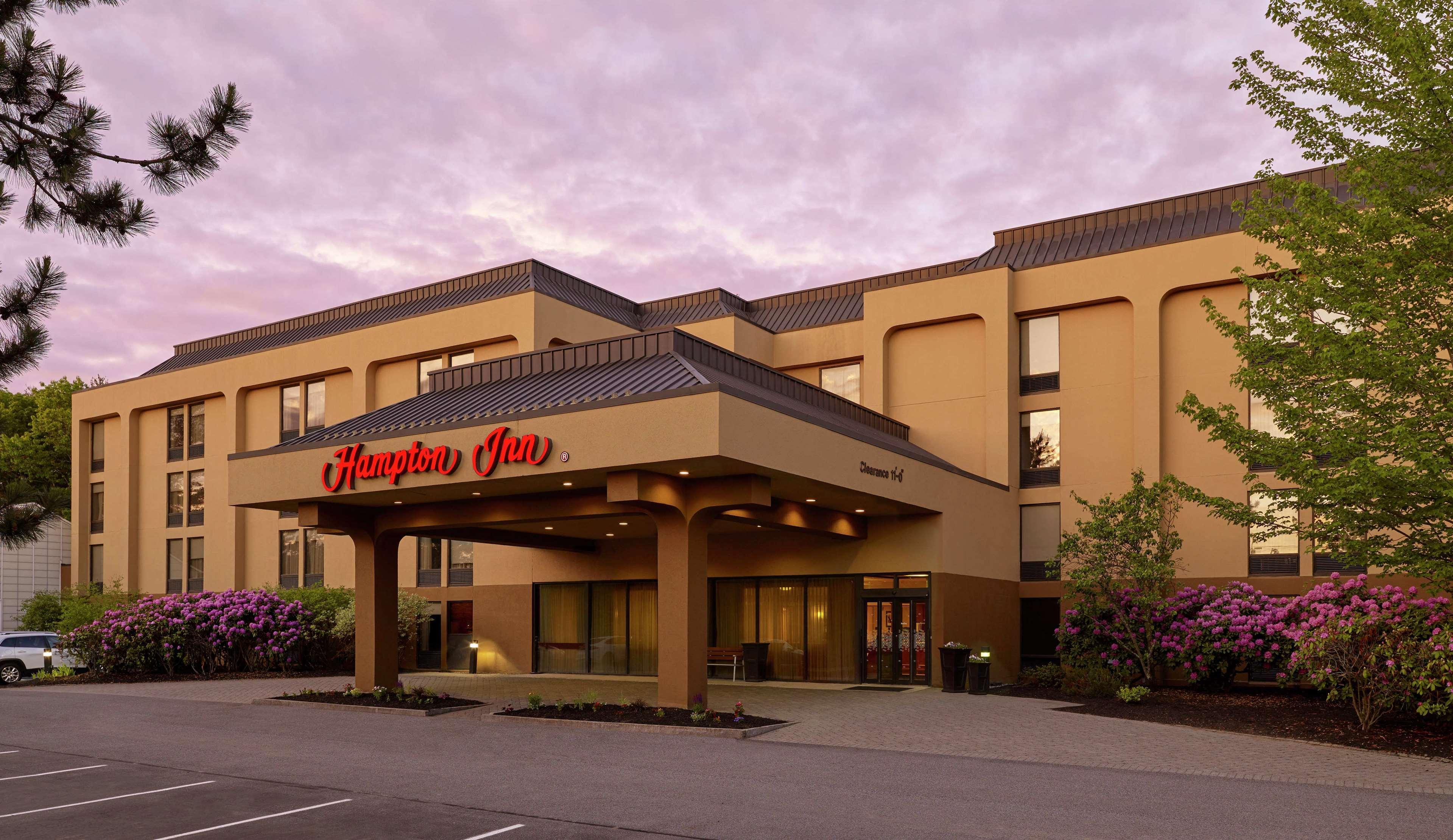 Hampton Inn Portland-Airport South Portland Exterior photo