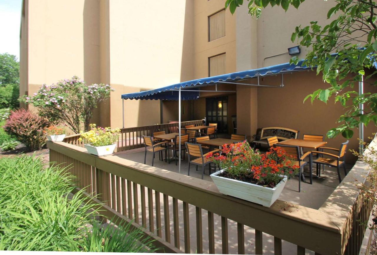 Hampton Inn Portland-Airport South Portland Exterior photo