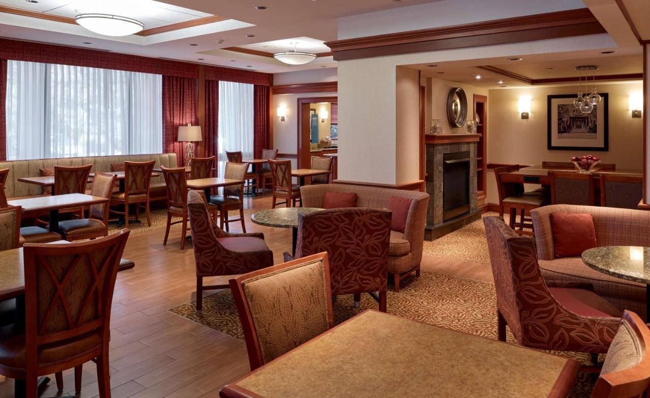 Hampton Inn Portland-Airport South Portland Exterior photo