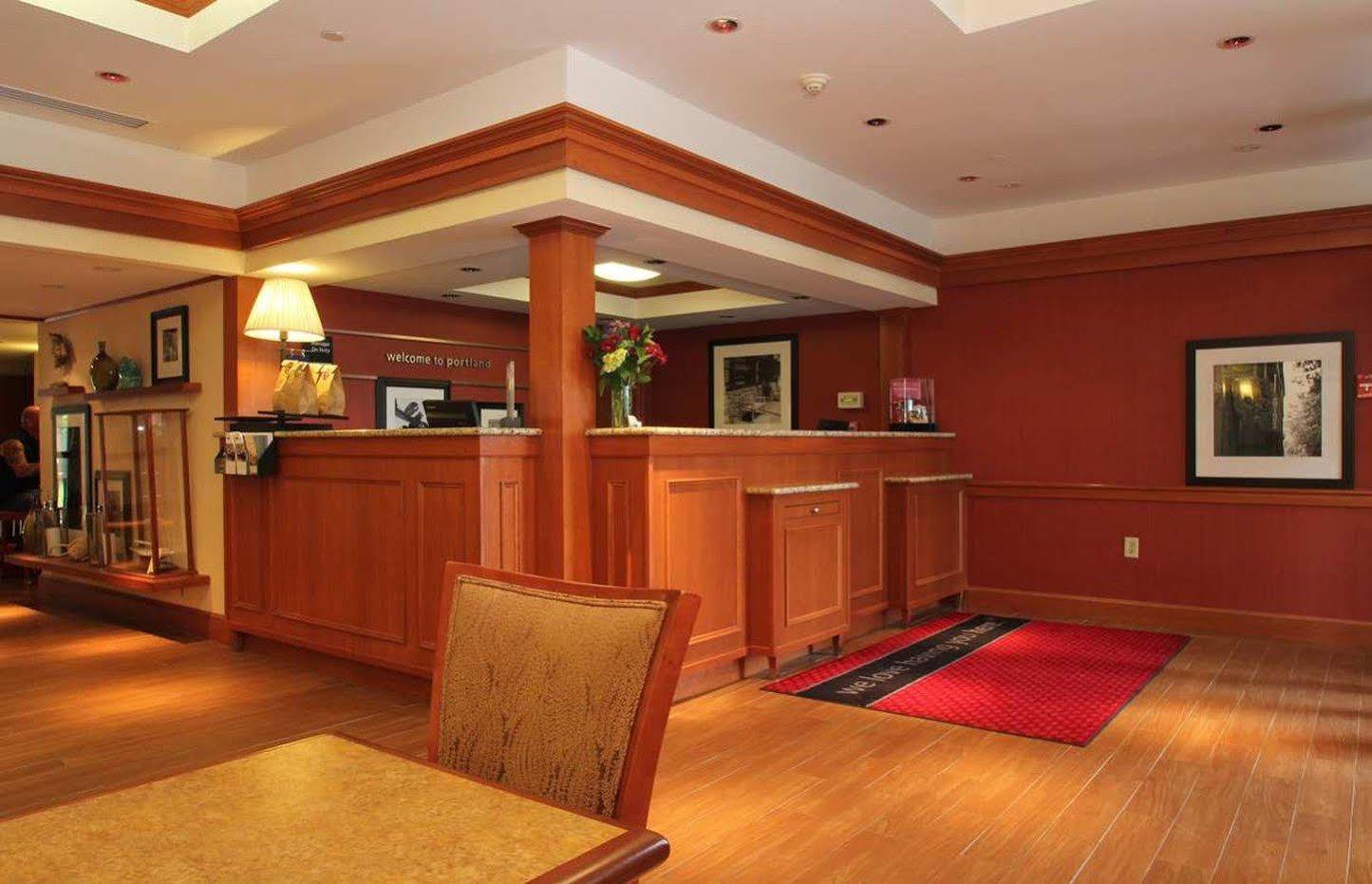 Hampton Inn Portland-Airport South Portland Exterior photo